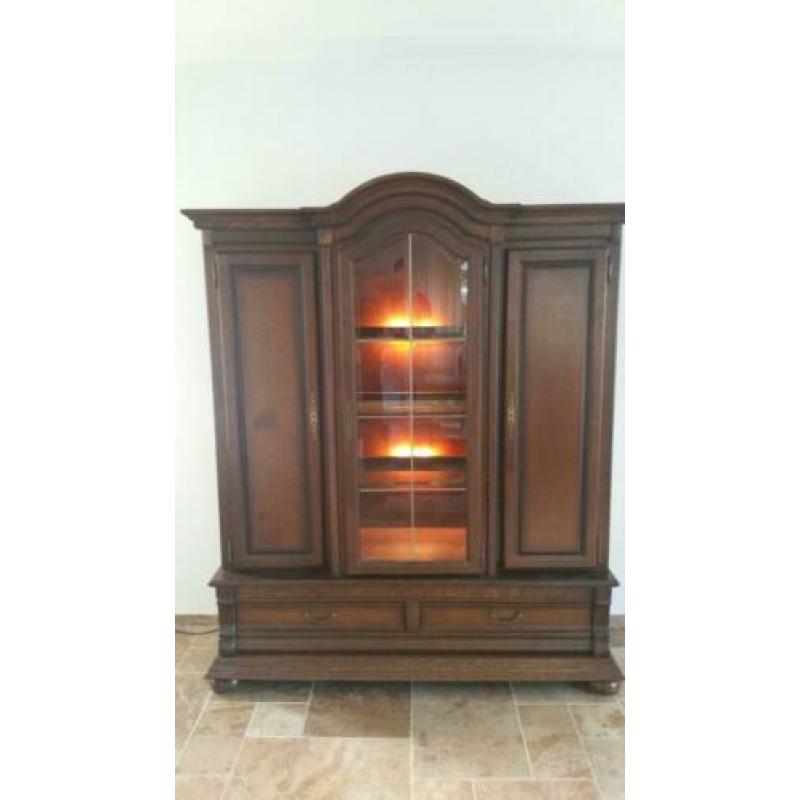 Eiken kast, buffetkast, vitrinekast, kabinet