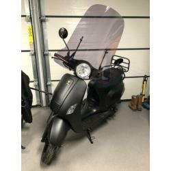 NIEUW, NUL KM!! Scooter (snor) compleet.
