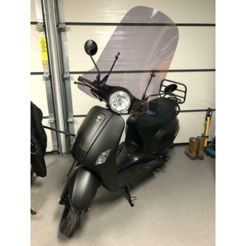 NIEUW, NUL KM!! Scooter (snor) compleet.