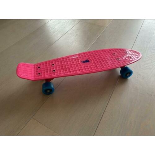Roze skateboard zo goed als nieuw