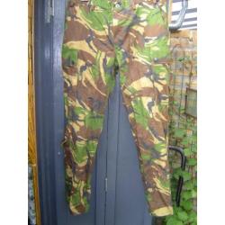 militaria kleding mt L vanaf €5 zgan