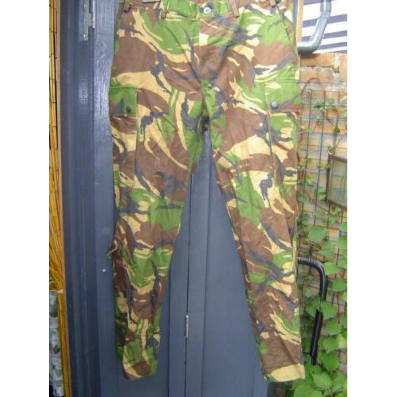 militaria kleding mt L vanaf €5 zgan