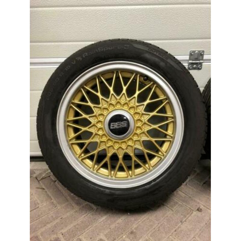 BMW e30 BBS kruisspaak 4x100 15 inch 7J et24 Uniroyal