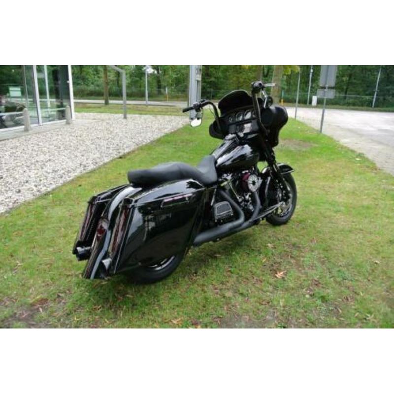 Harley-Davidson Ultra Classic FLHTCU Ultra Glide Bagger Stre