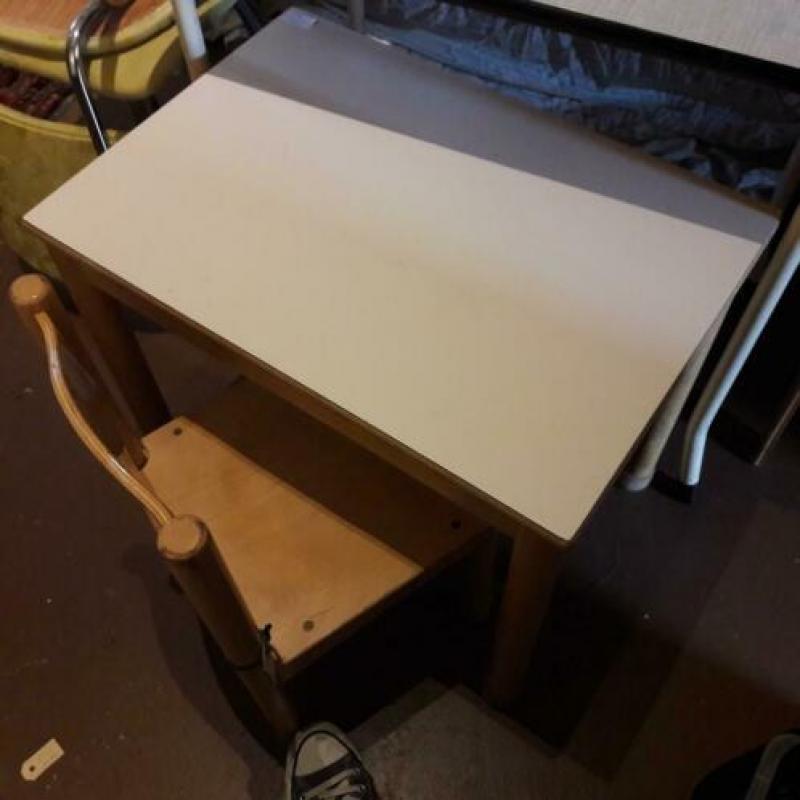 Stoeltje en tafeltje vintage