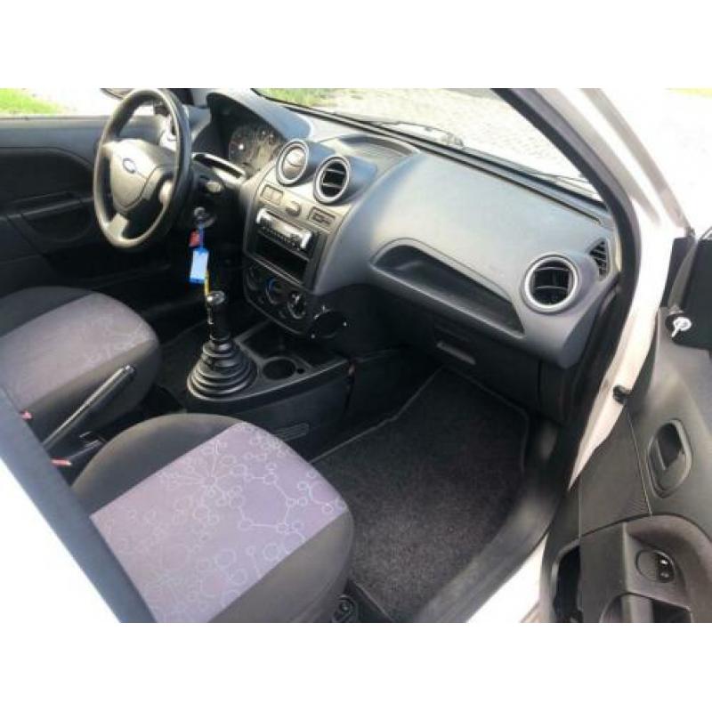 Ford Fiesta 1.4-16V Ambiente