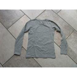 Zwart shirt lange mouw maat 146 / 152