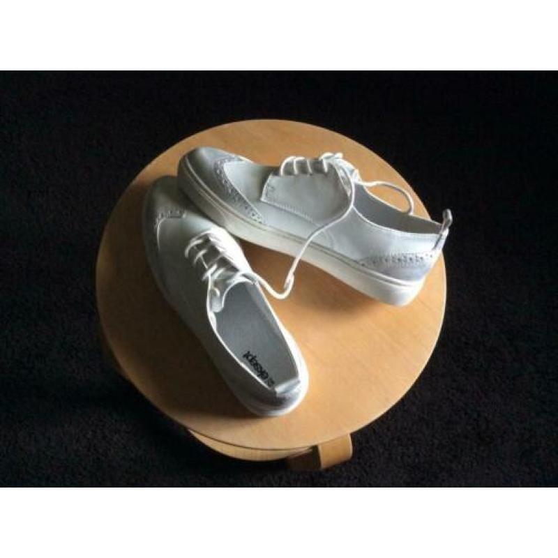 Nieuwe witte sneakers, 37.
