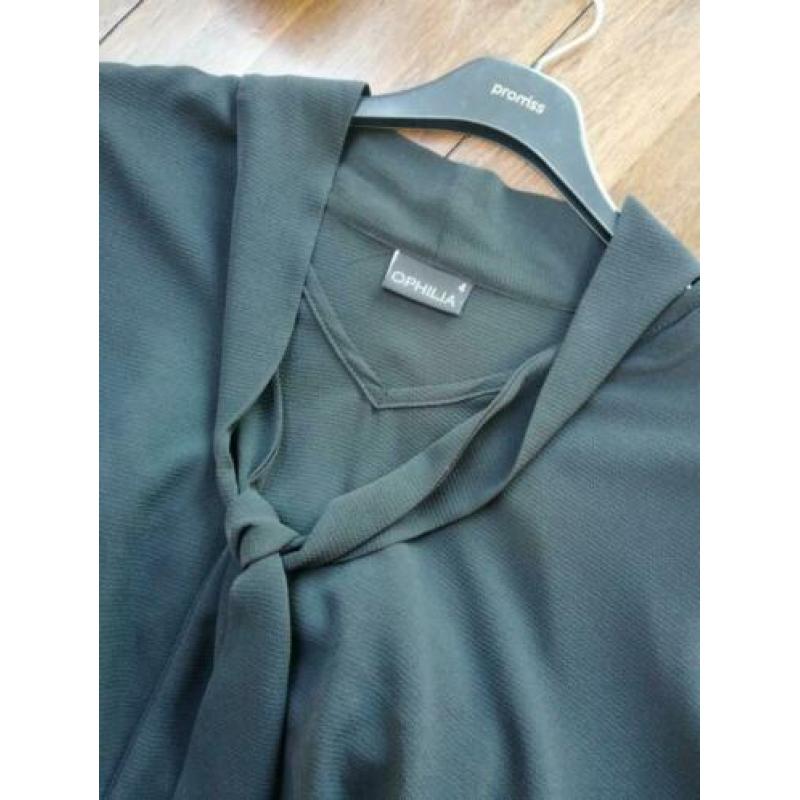 Te Koop: OPHILIA Blouse met strik. Zwart, mt 4. (J-52).