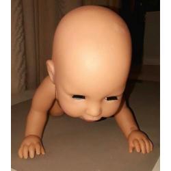 Baby Annabell pop met geluid die kan kruipen en lopen. Zapf