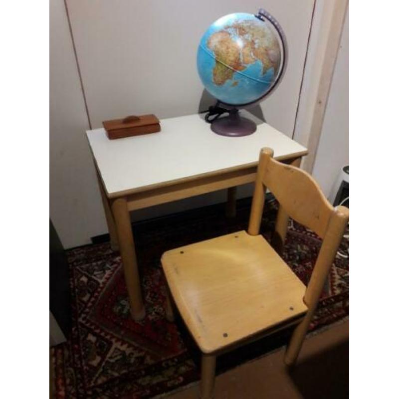 Stoeltje en tafeltje vintage