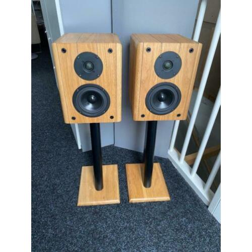 JK Acoustics Optima II (2) Eiken incl. JK stands als nieuw!