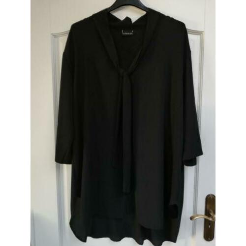 Te Koop: OPHILIA Blouse met strik. Zwart, mt 4. (J-52).