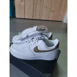 Nike air force 1, retro snake, maat 43