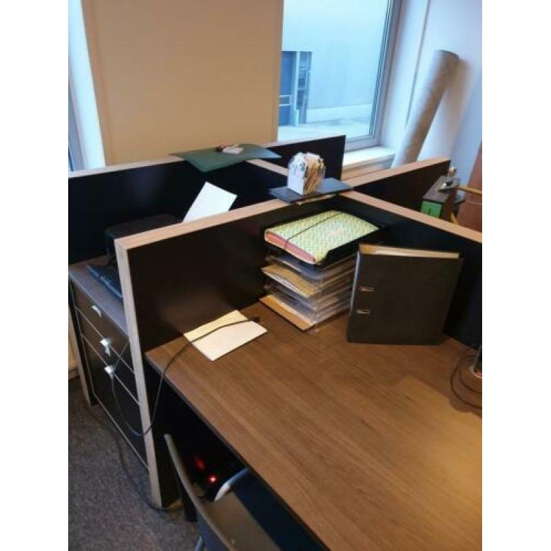 Zo goed als nieuw bureau