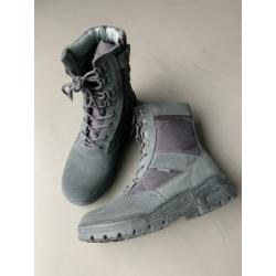 Militaire boots/ laarzen Yeezy stijl 44