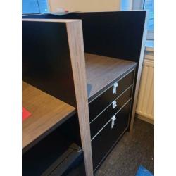 Zo goed als nieuw bureau