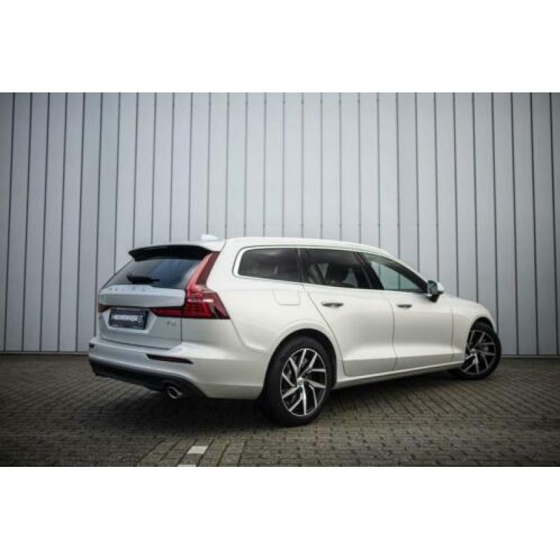 Volvo V60 T5 250 PK Aut. Momentum 18" Aut. achterklep, Trekh