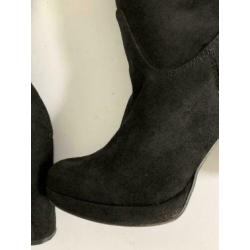 D847 TAMARIS maat 37 hoge elastische laarzen overknees zwart