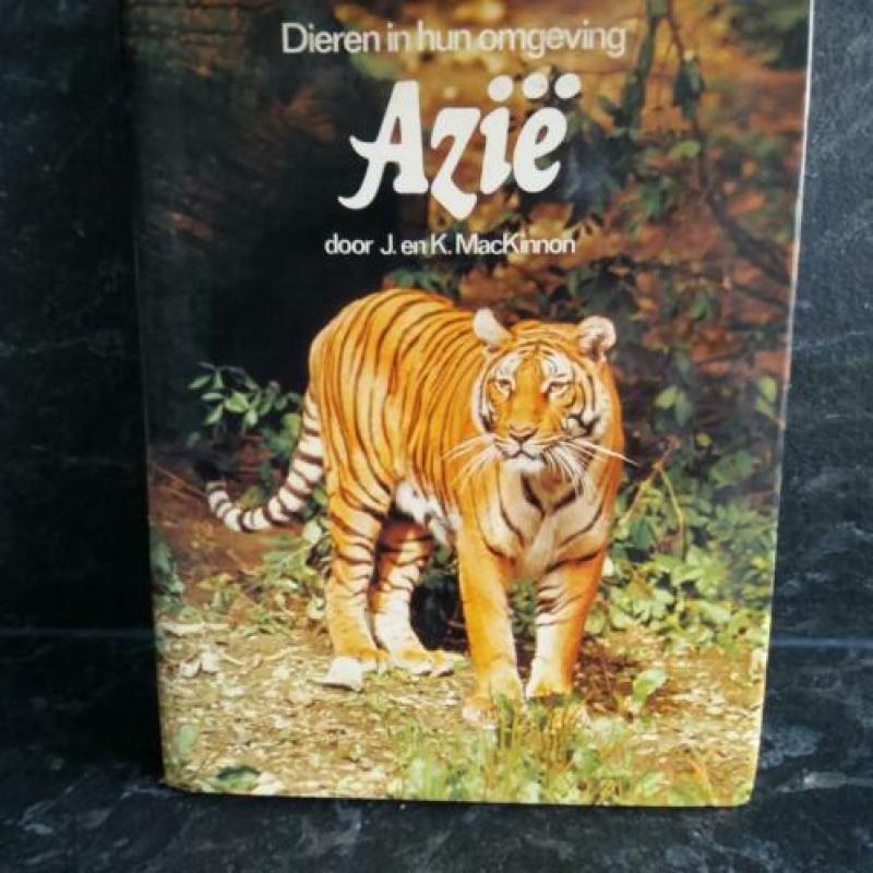 Dieren in hun omgeving - azië door j. En k. Mackinnon hardka