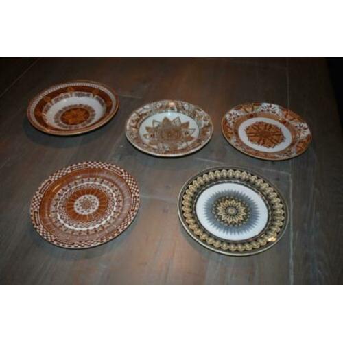 Antieke goudluster borden P. Regout Ralantan/ Awa/Joko/ Bali