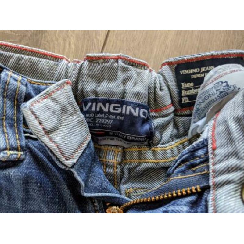 Vingino spijkerbroek maat 80 met gaatje op knie