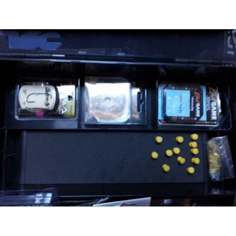 Jrc tackle box inclusief karpermateriaal
