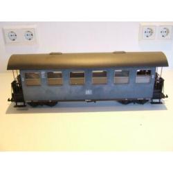 (2) LGB 3070 DB personenwagen, 4 assig, groen