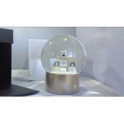 Chanel vip globe bol | sneeuwbol uniek
