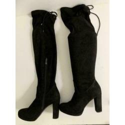 D847 TAMARIS maat 37 hoge elastische laarzen overknees zwart