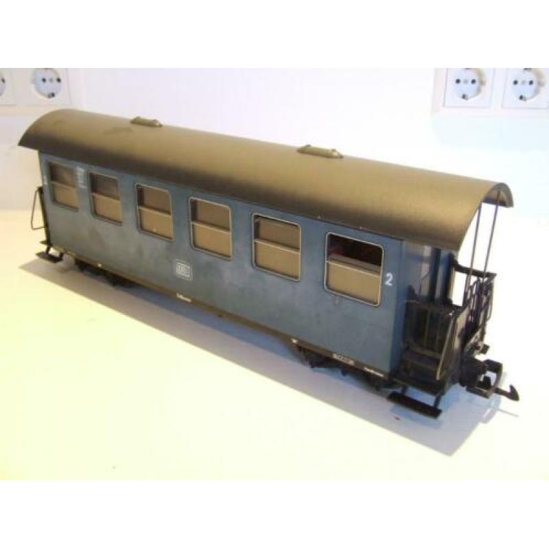 (2) LGB 3070 DB personenwagen, 4 assig, groen