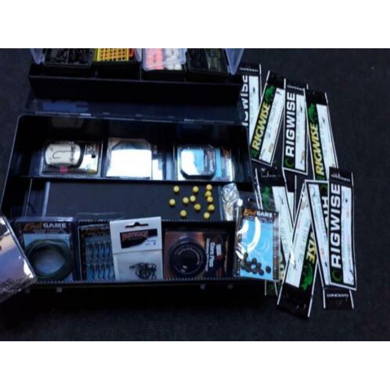 Jrc tackle box inclusief karpermateriaal