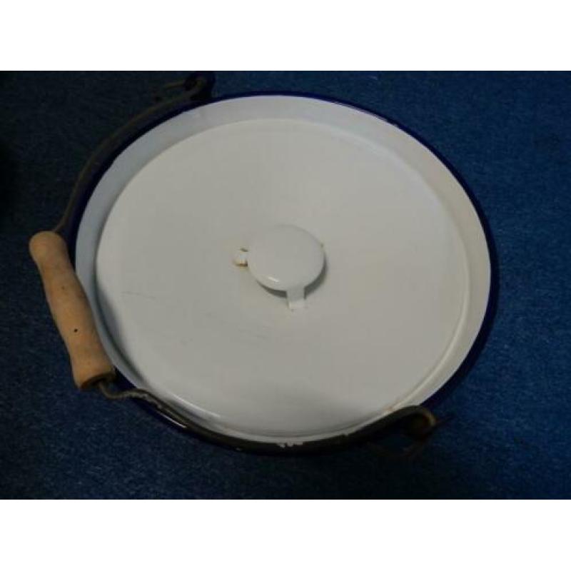 Emaille toiletset