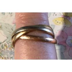 Gouden ring , 3 kleuren goud, maat 19/20
