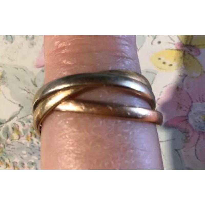 Gouden ring , 3 kleuren goud, maat 19/20