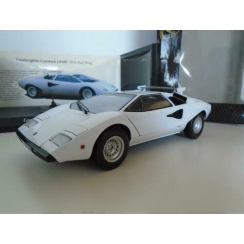 Lamborghini Countach met dakvleugel 1:18 Kyosho
