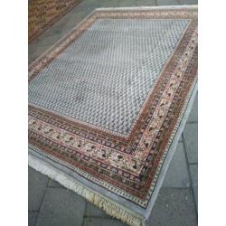 Vintage perzisch tapijt 256x209 cm.