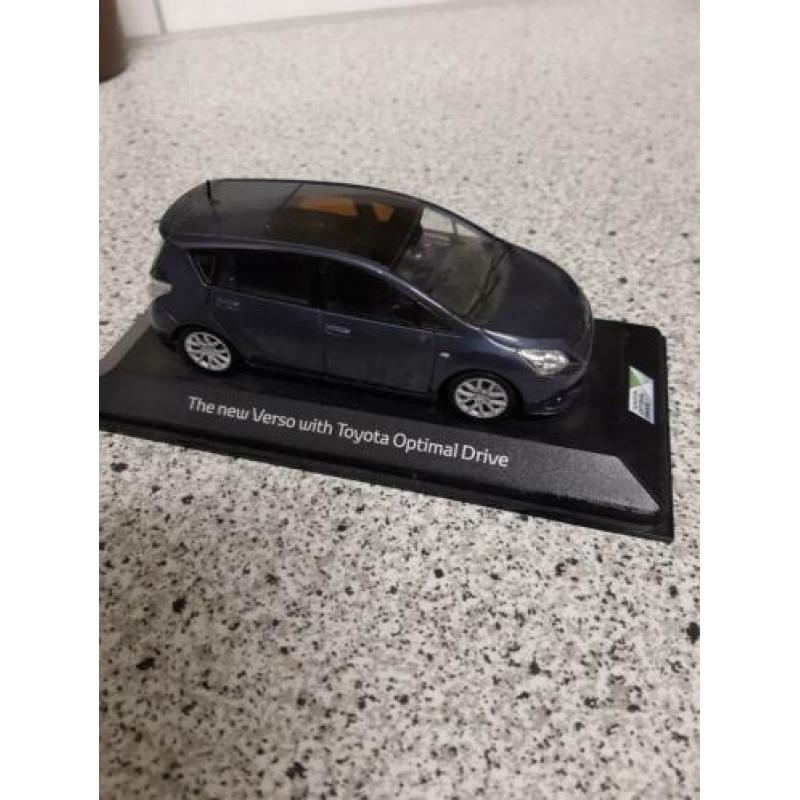 Toyota corolla verso modelauto