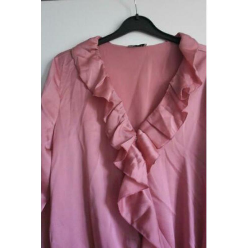 Zo goed als nieuwe overslag blouse met broekje
