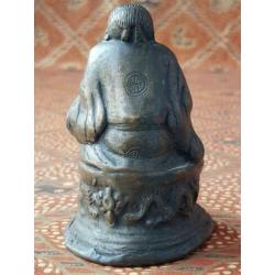 Prachtig antiek Oosters brons beeldje van een monnik 8,3 cm.