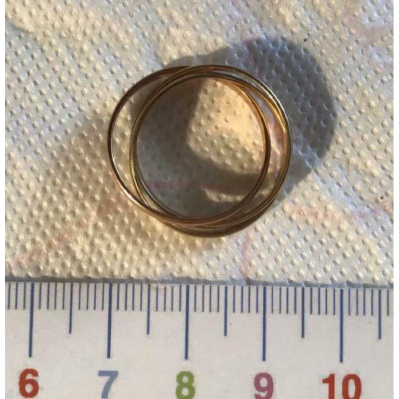 Gouden ring , 3 kleuren goud, maat 19/20