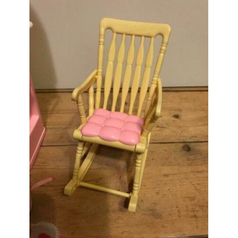 Barbie Verzorgingstafel incl baby's