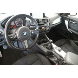 BMW 1 Serie 118i Executive M Sport / Navigatie Professional