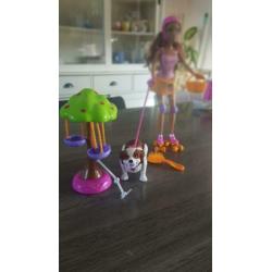 Barbie pop met hond