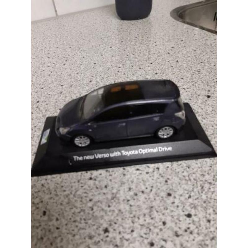 Toyota corolla verso modelauto