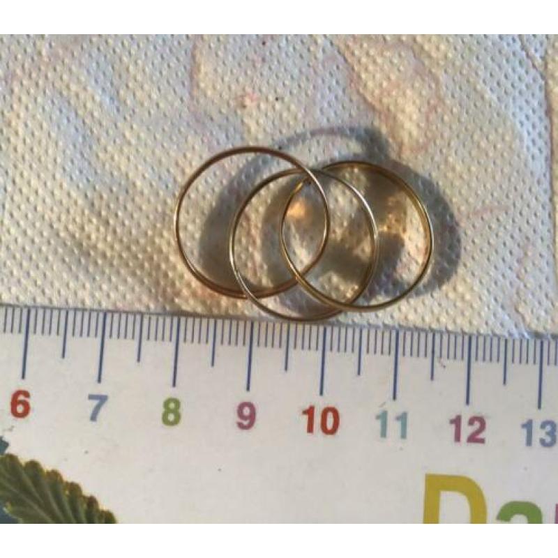 Gouden ring , 3 kleuren goud, maat 19/20