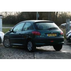 Peugeot 206 1.1 XR 112DKM/NAP/STUURBEKRACHTIGING/APK