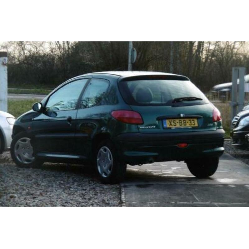 Peugeot 206 1.1 XR 112DKM/NAP/STUURBEKRACHTIGING/APK