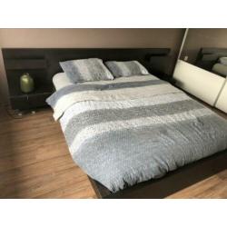 Hemnes 2 persoonsbed met nachtkastjes