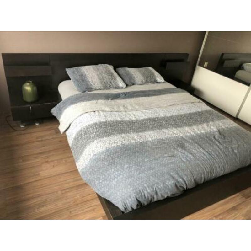 Hemnes 2 persoonsbed met nachtkastjes